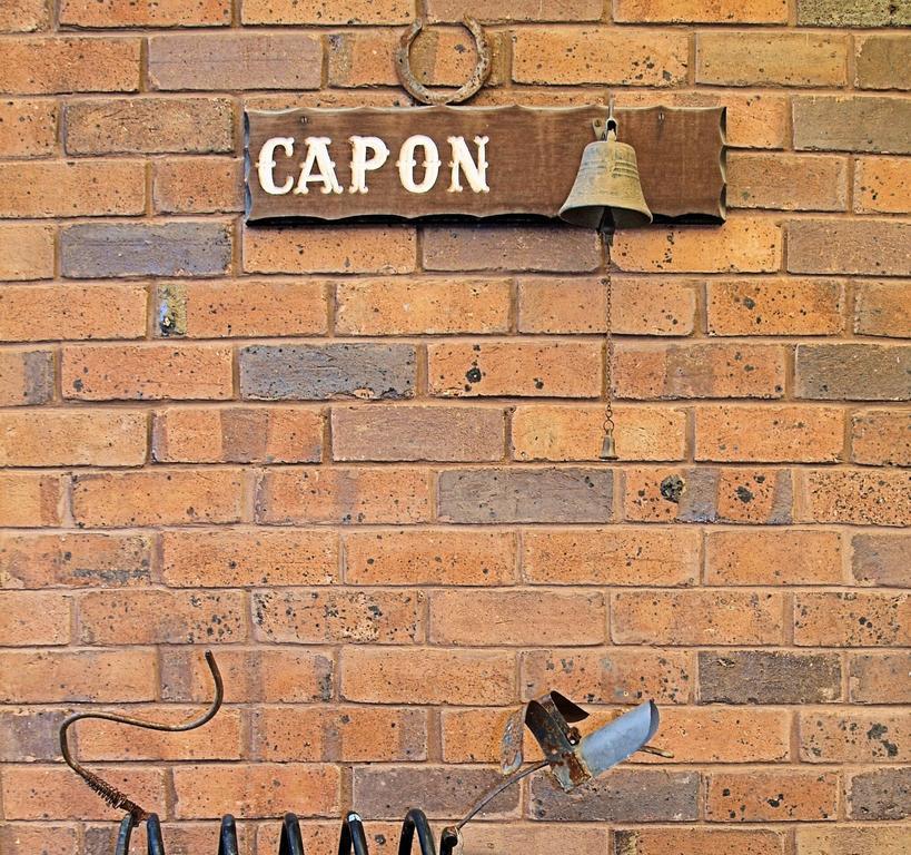 Capon Cottage Broken Hill Room photo